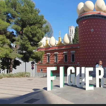 Cala Montgo 아파트 *